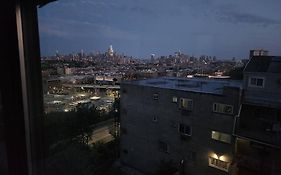 Elegant 2 Bed Gem! Mins From Nyc
