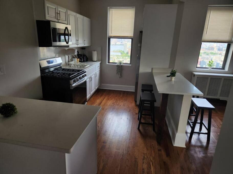 Elegant 2 Bed Gem! Mins From Nyc Apartment Union City Exterior photo