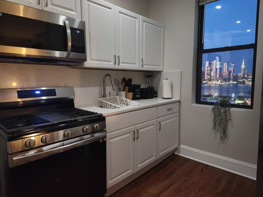 Elegant 2 Bed Gem! Mins From Nyc Apartment Union City Exterior photo